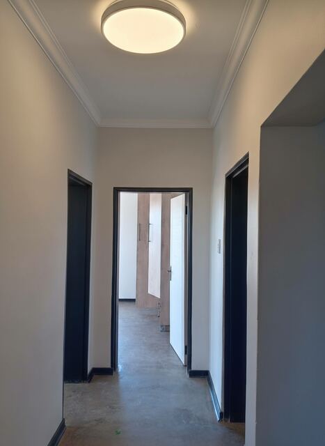 Night illumination with lit gate